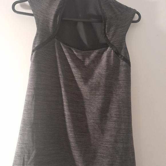 Lululemon yoga tops - Picture 14 of 14